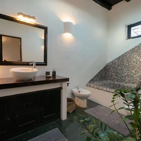 Exklusives, Familienfreundliches Ferienhaus Mit Grossem Garten Und Beheiztem Pool Feriehus