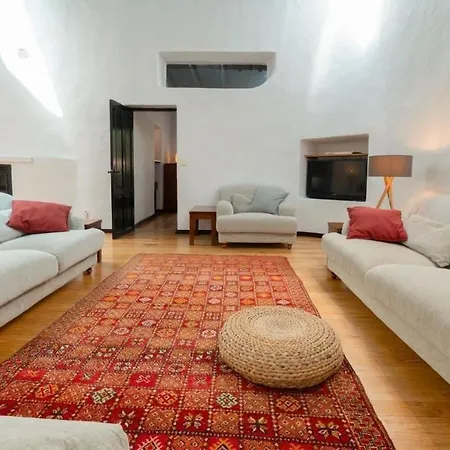 Exklusives, Familienfreundliches Ferienhaus Mit Grossem Garten Und Beheiztem Pool *